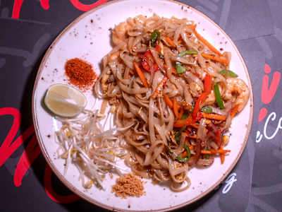 Tallarines Pad Thai con Langostinos