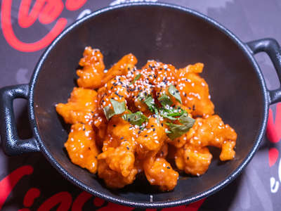 Pollo Cítrico Crujiente con Salsa Agridulce