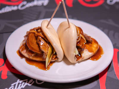 Bao de Pato Pekin con Salsa Hoisin, 2 Piezas
