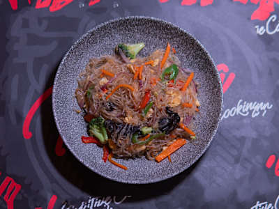 Vermicelli Salteado con Verduras