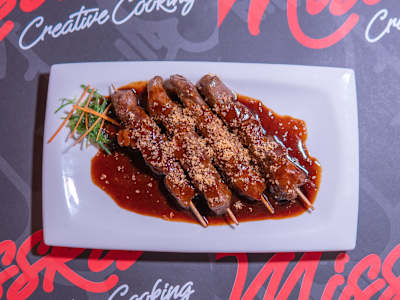 Brochetas de Solomillo con Salsa de Maní, 4 Piezas