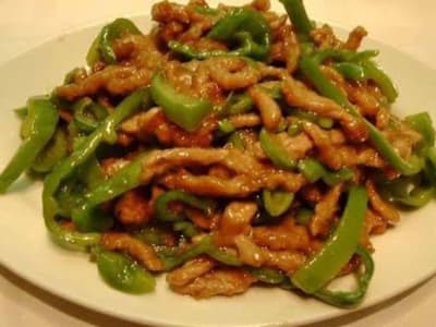 Ternera con Pimientos Verdes