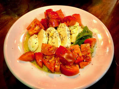 Ensalada Caprese Tomate y Mozzarella