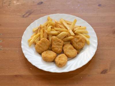Nuggets, Patatas Fritas y Bebida