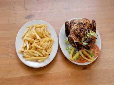 Pollo Asado con Patatas Fritas