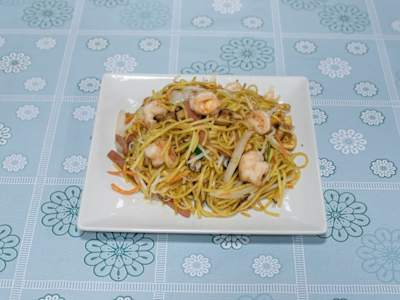 Tallarines Fritos con Gambas