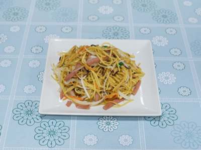 Tallarines Fritos Tres Delicias