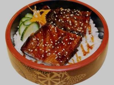 Donburi de Anguilla con Arroz