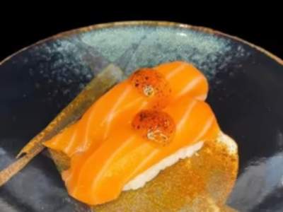 Nigiri Salmon con Trufa, 2 Piezas