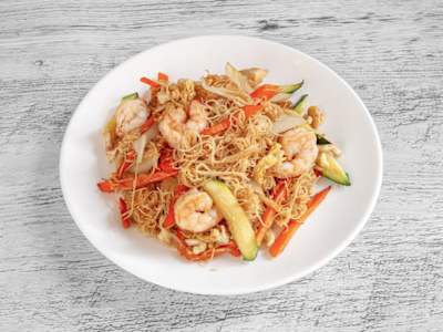 Fideos de Arroz con Tres Delicias