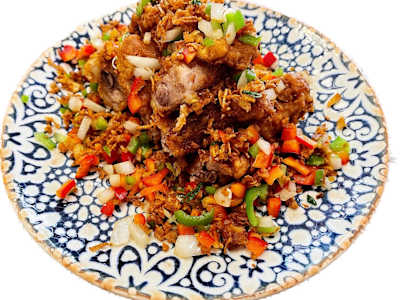 Costilla con Cebolla Frita y Pimienta