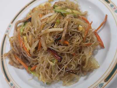 Fideos Salteados con Carnes