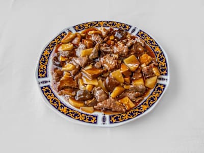 Ternera con Bambú y Setas Chinas
