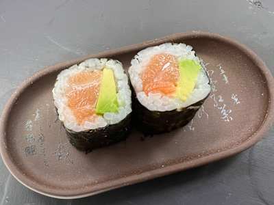 Maki Salmón con Aguacate, 8 Unidades