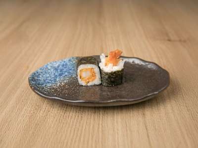 77. Hosomaki de Langostino de Tempura, 8 Unidades