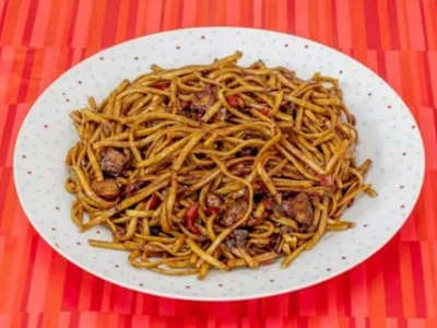 Tallarines Chinos Con Pechuga De Pollo (500 grs.)