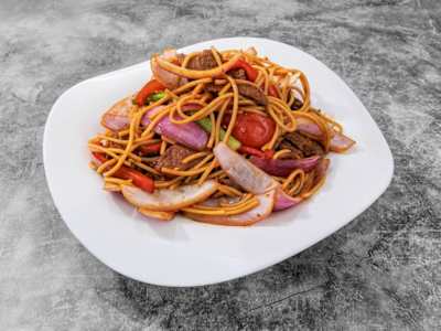 Tallarín Saltado Criollo