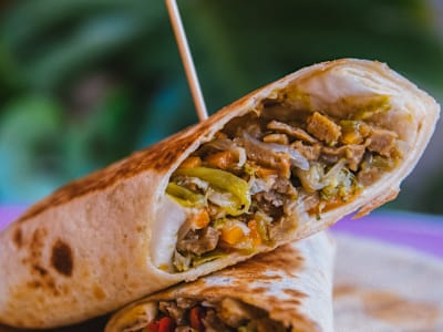 Wrap de Verduras y Seitán con Queso Griego