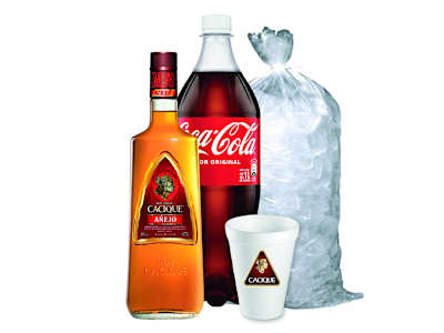 Ron Cacique 37.5º, Botella 70cl + Coca Cola Original Botella 2l + Hielo Cubitos