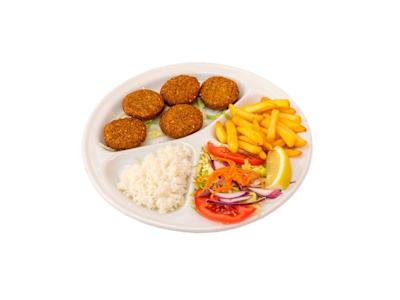 Plato de falafel con arroz y ensalada