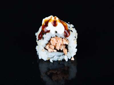 Uramaki de Salmón Tempura, 4 piezas