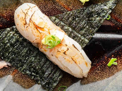 30. Nigiri Hotate Tataki