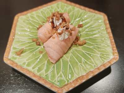 Nigiri salmón flameado(queso cebolla frita)2u