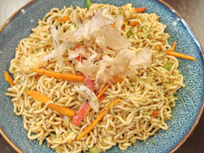 Yakisoba de pollo