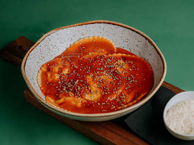 Raviolon Artesano con Salsa de Queso o Napolitana