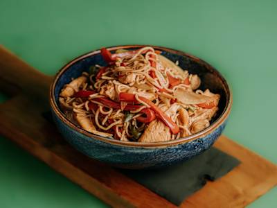 Yakisoba de Pollo
