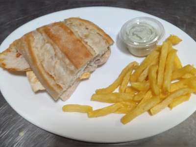 Montadito pollo