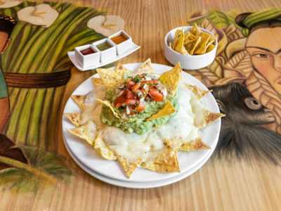 Nachos con Guacamole