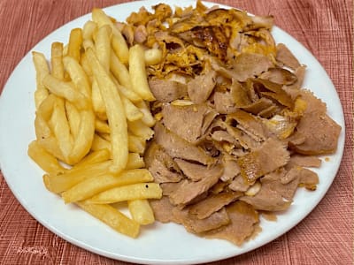 35. Plat Carn amb Patates Fregides