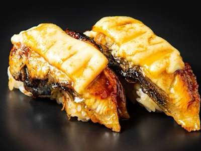 Nigiri anguila caramelizado,(2 pzas)