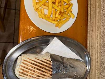 Dürüm Kebab + Patatas y Bebida