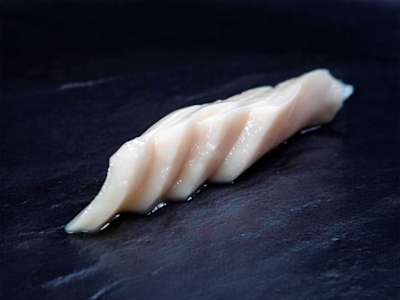 Sashimi de Pez Mantequilla con Salsa de Trufa, 6 Pzs.