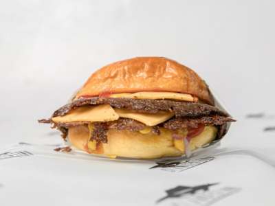 Cheese Burger C/ Patatas Fritas