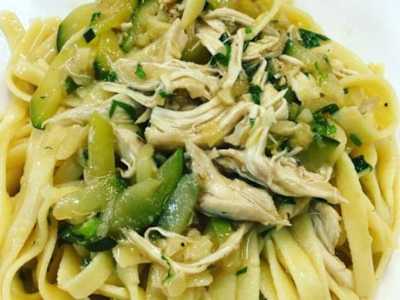 Fetuccini con Setas y Baicon Salteado