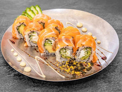 Uramaki de Salmón Fresco, 8 Piezas