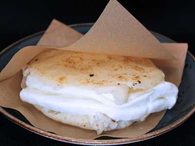 Arepa con Queso Blanco