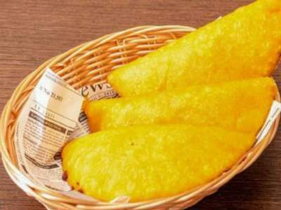 Empanada con Queso Blanco