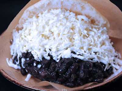Arepa Dominó