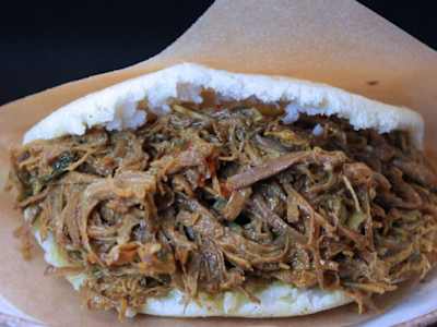 Arepa con Carne