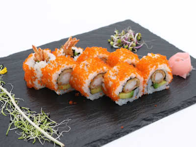 Red Dragon envuelto en Tobiko