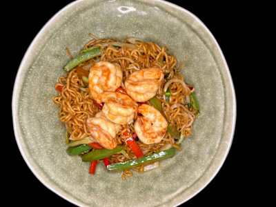 Yakisoba con Gambas