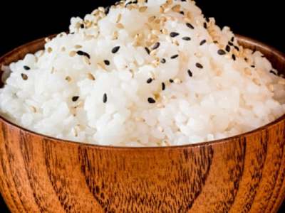 Arroz de sushi con sésamo