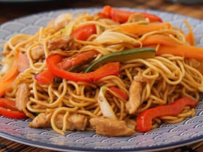 Yakisoba con Pollo