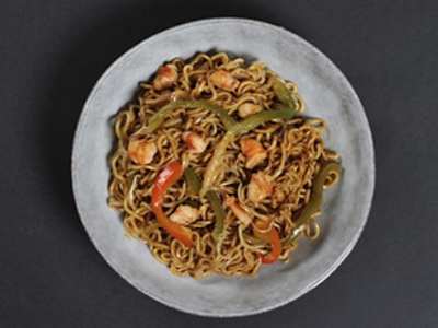 Yakisoba con gambas