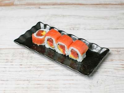 131. Uramaki atún, 8 unidades