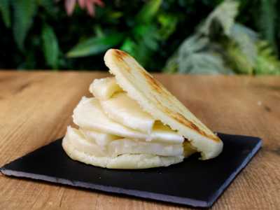 Arepa de Queso de Mano